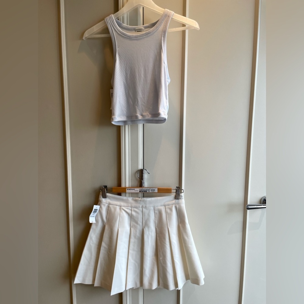 Aritzia Honor Cropped Tank and Wilfred Olive Pleated Skirt Set